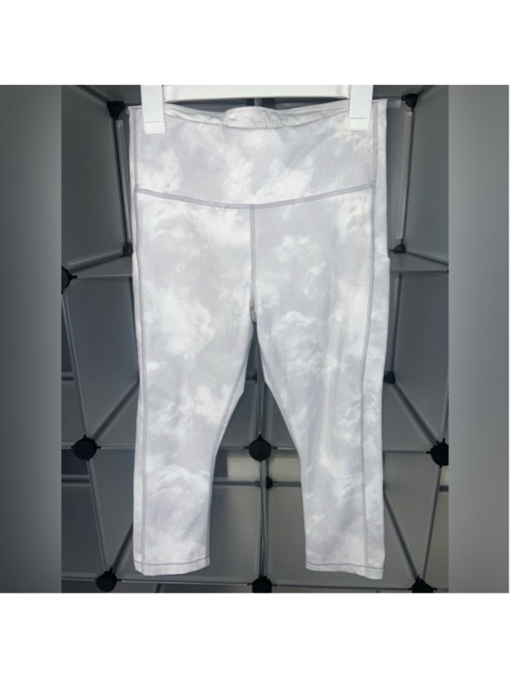Athleta Women's Ultimate Stash Pocket Printed Crop Leggings White Gray Size M